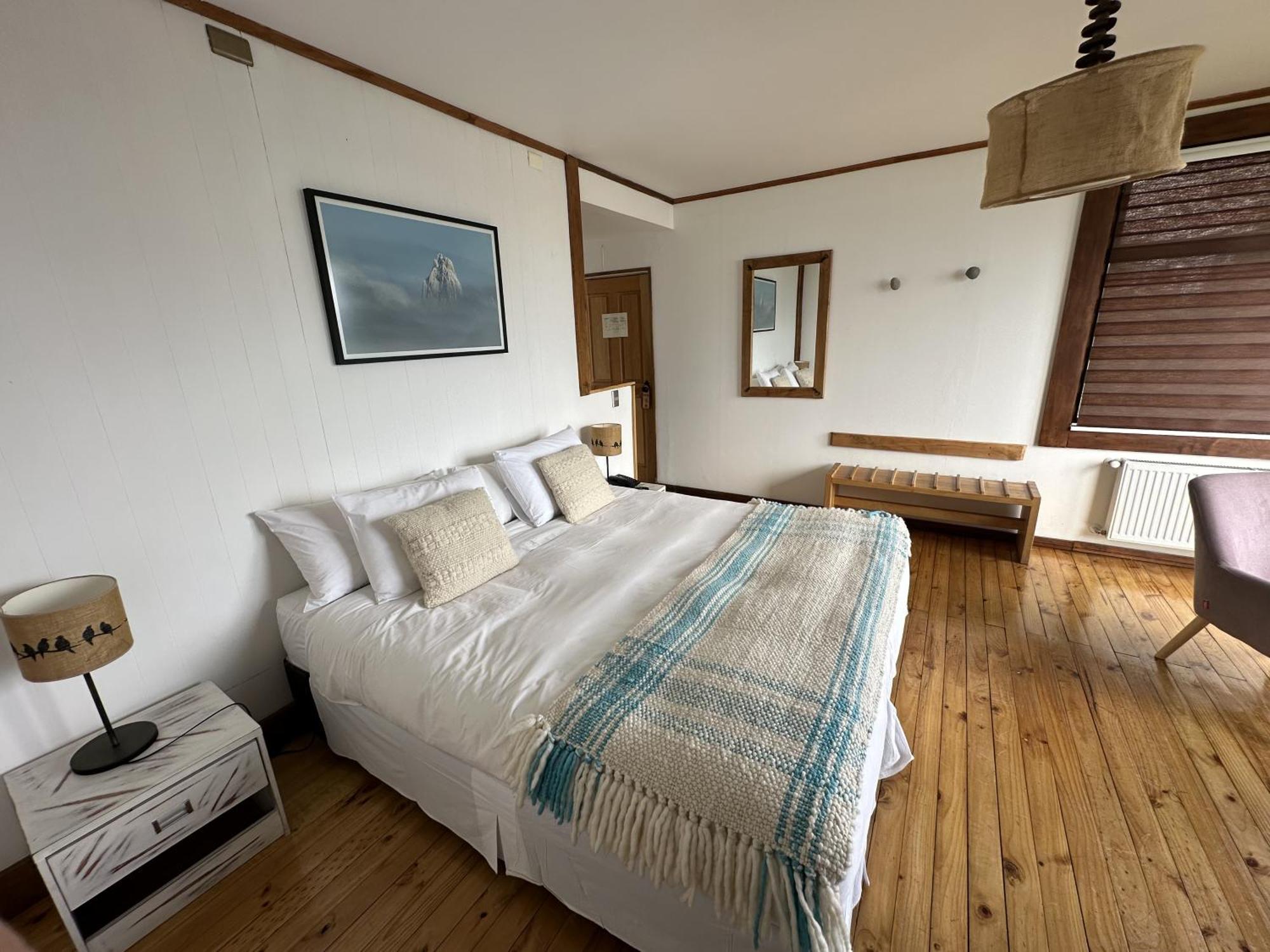 פורטו נטאלס Weskar Lodge Hotel מראה חיצוני תמונה
