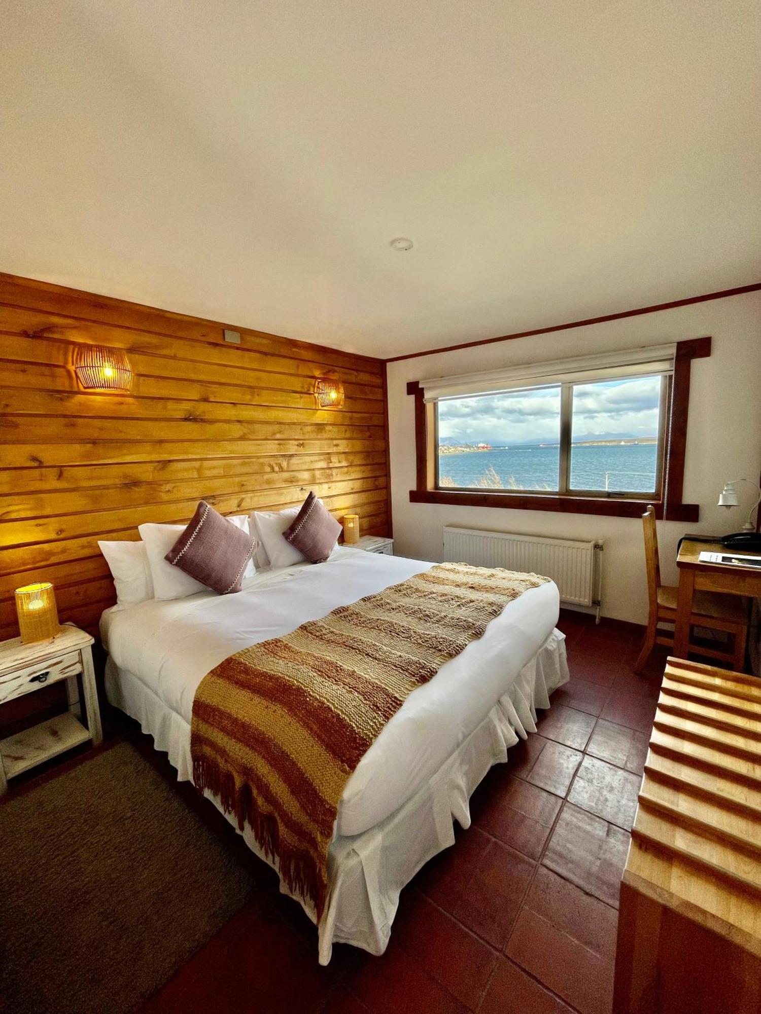 פורטו נטאלס Weskar Lodge Hotel מראה חיצוני תמונה