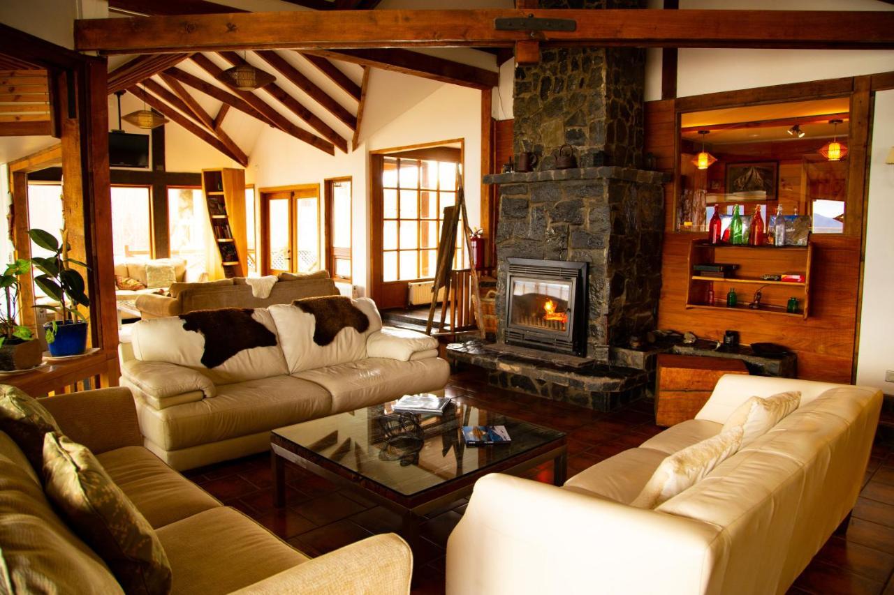 פורטו נטאלס Weskar Lodge Hotel מראה חיצוני תמונה